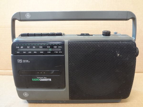 GE Cassette Player & Recorder, AM/FM Radio - Model 3-5264A